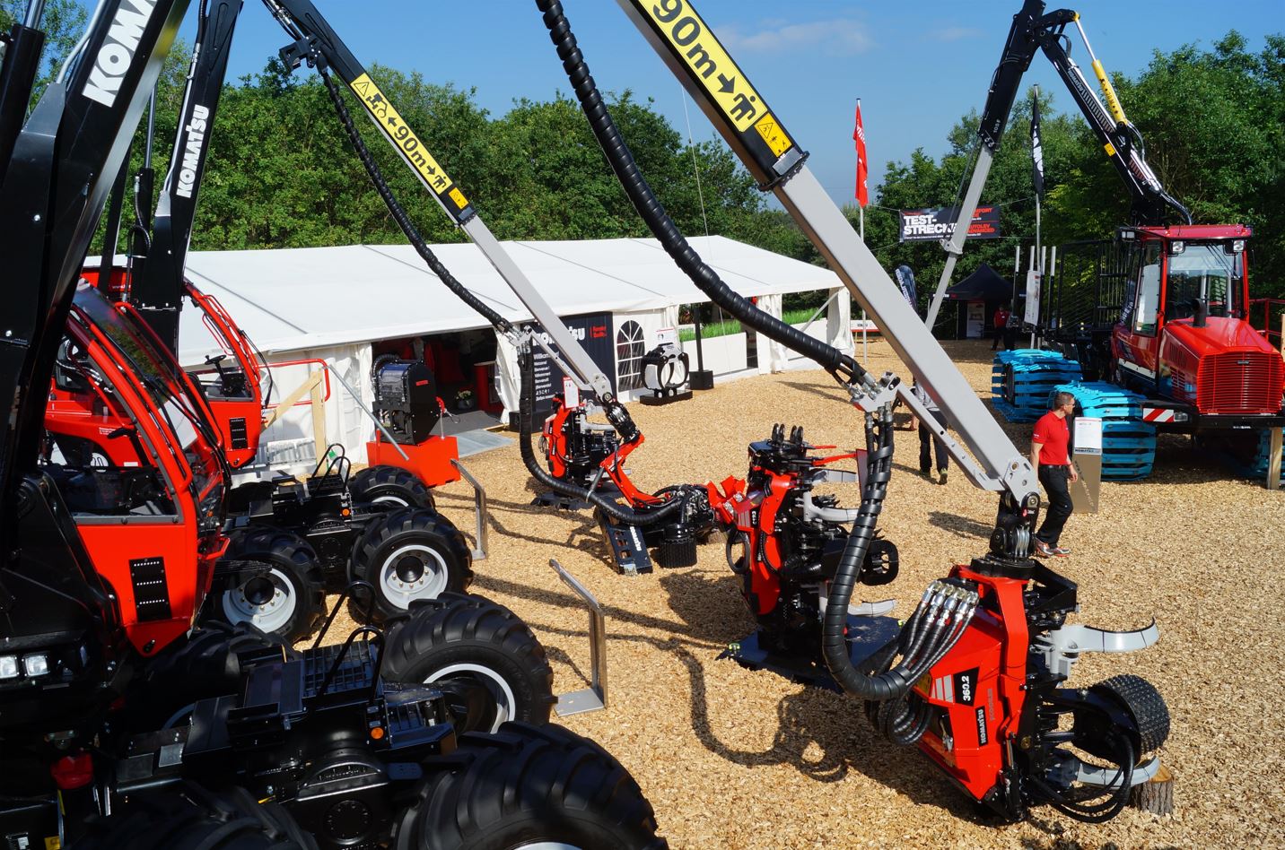 Komatsu Forstmaschinen auf einer Messe